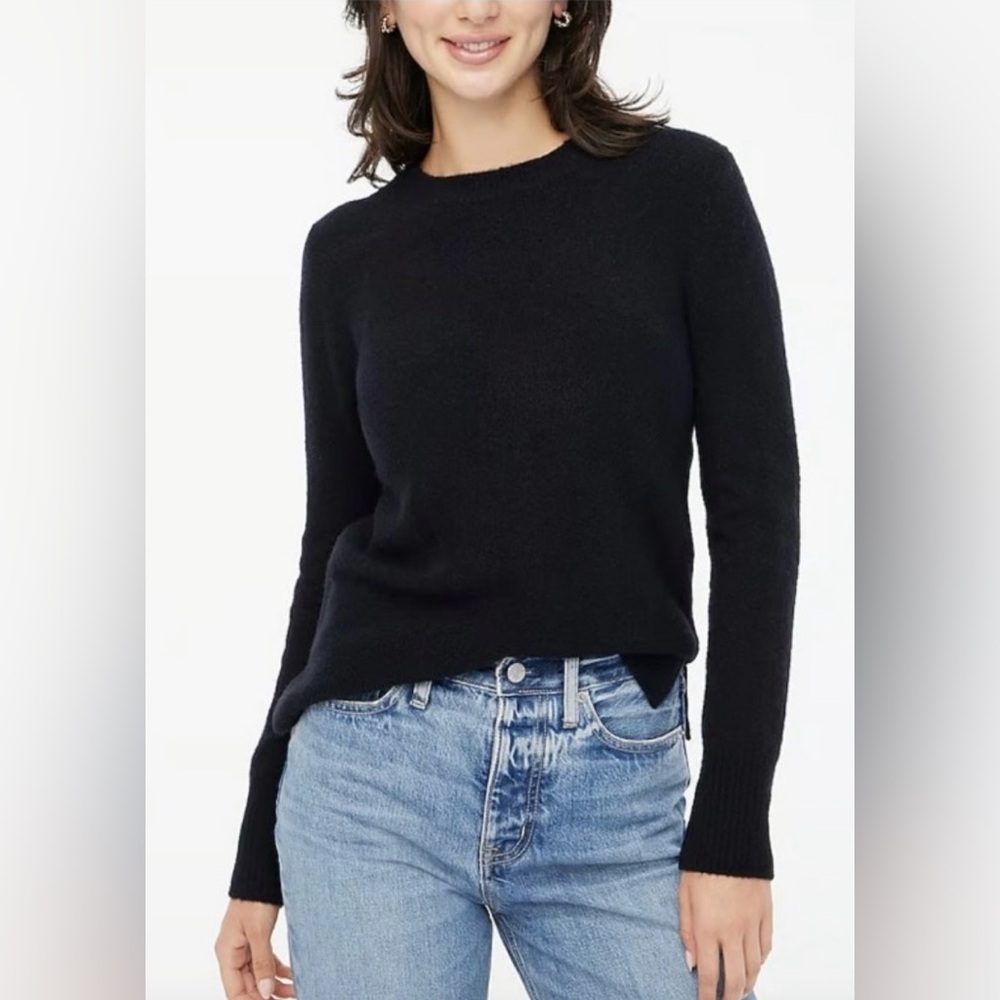 J.Crew NWOT Crewneck sweater in extra-soft yarn in black